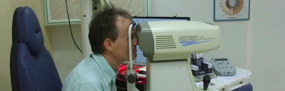 Al-Hakeem-Opticians-Al-Ain-eye-test